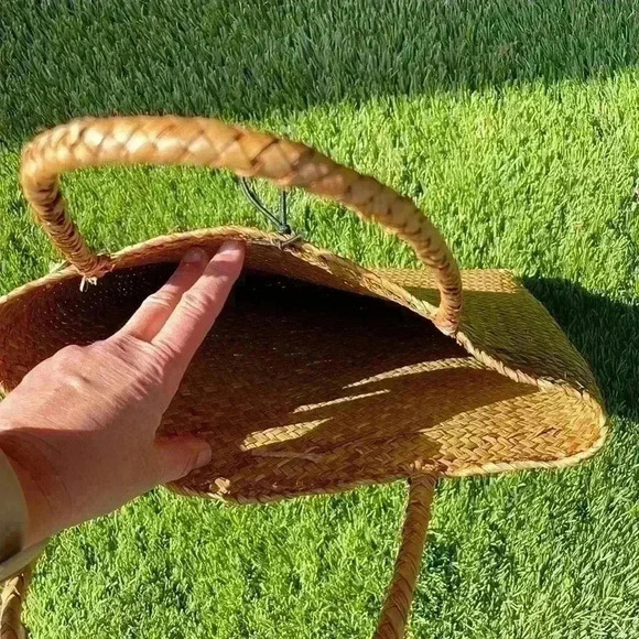 NWOT:  Woven Summer Bag - Picture 5 of 7